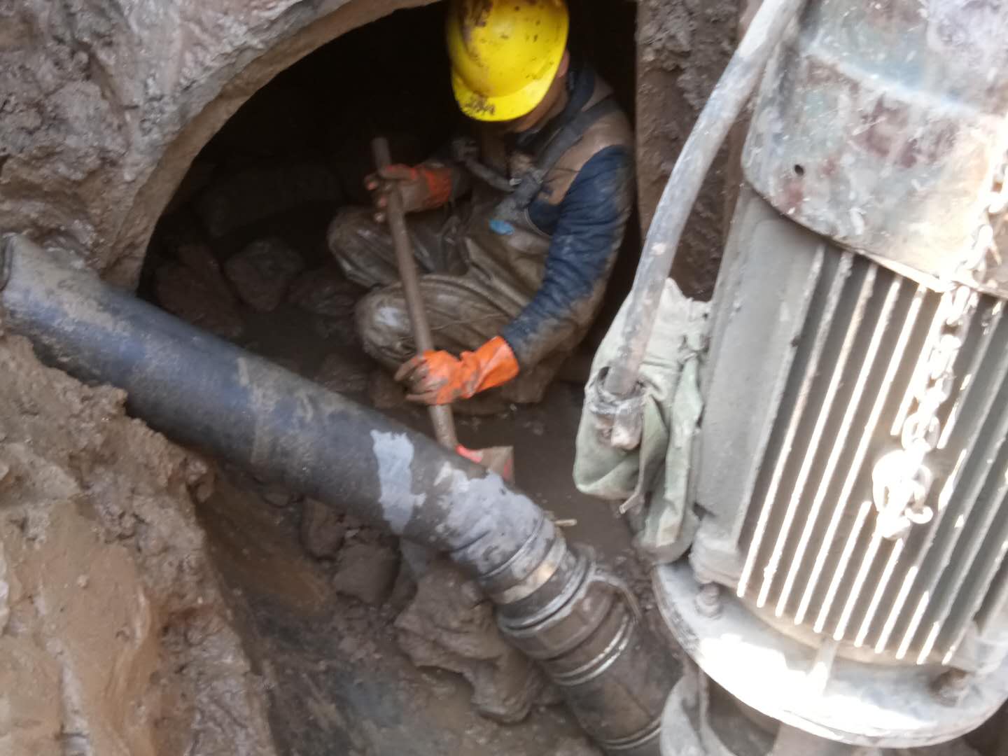 科尔沁右翼前管道清淤