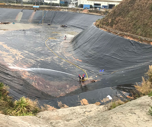 科尔沁右翼前废水池清理
